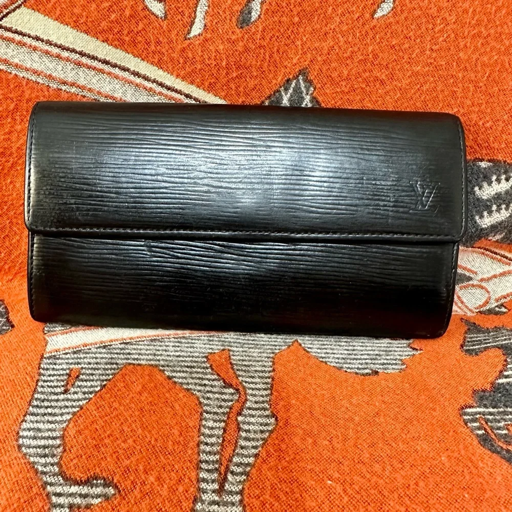 Louis Vuitton Black Epi Leather Wallet Clutch